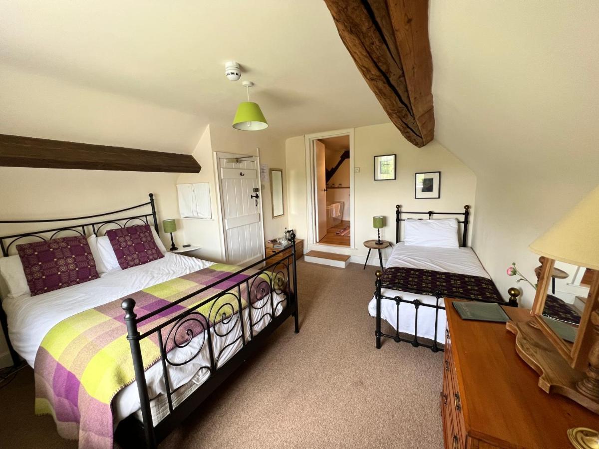 The Harp Hotel Old Radnor