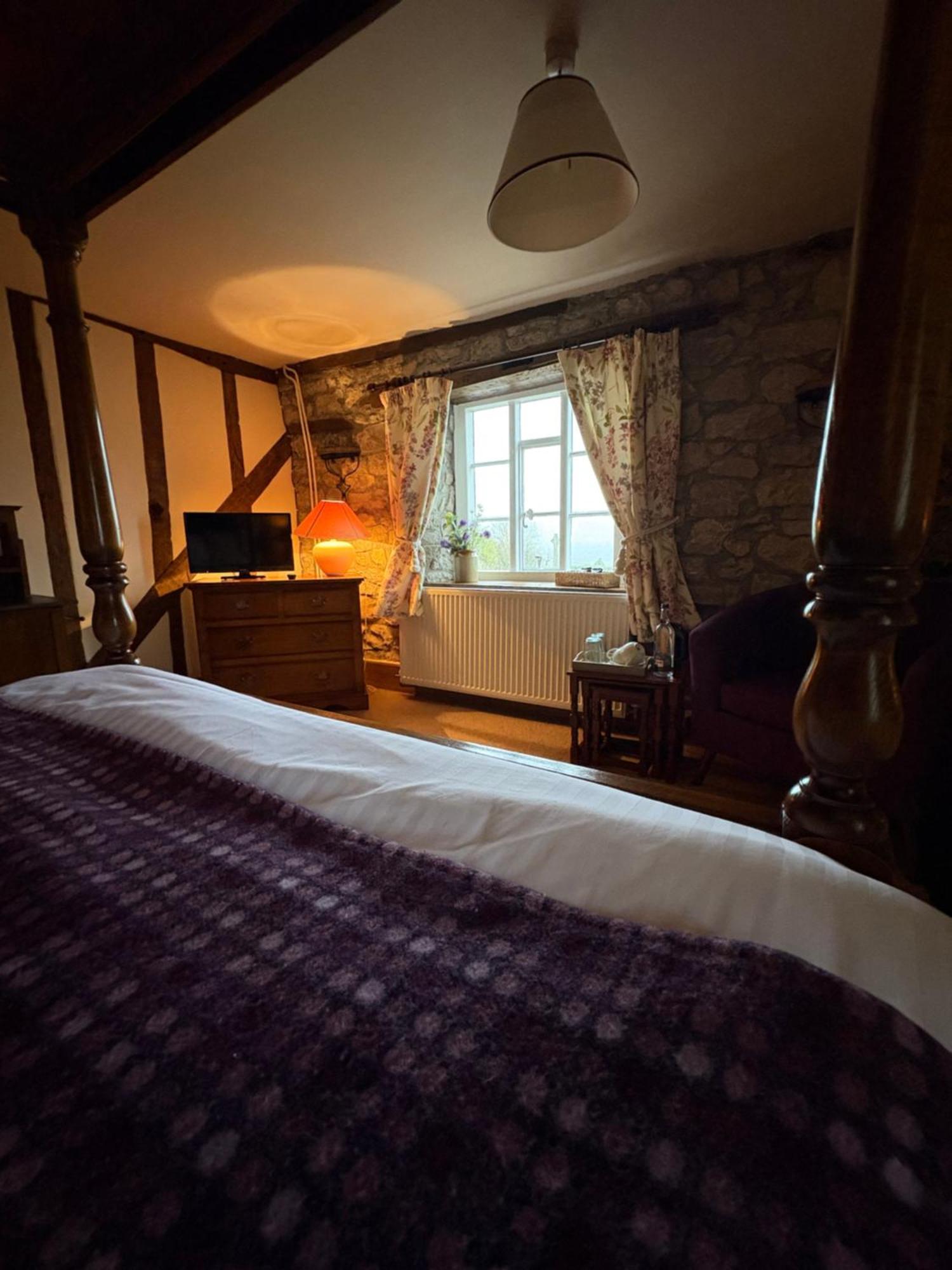 The Harp Hotel